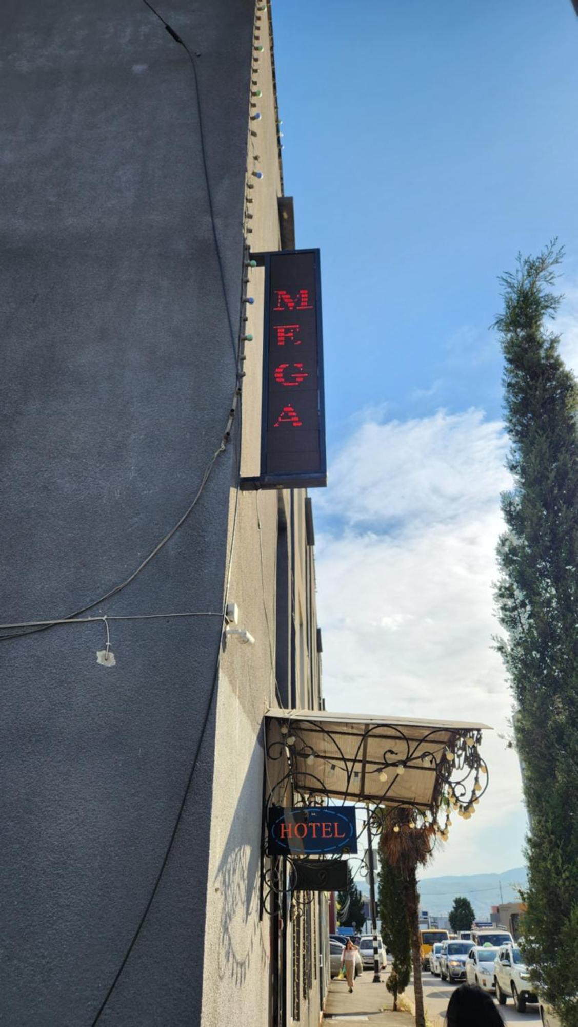 Hotel ,,Mega" Tbilisi Bagian luar foto